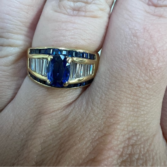 18k Yellow Gold Diamond & Sapphire Ring - Picture 6 of 10